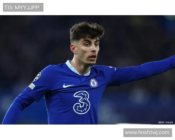 足球明星头饰风采展现个性魅力 揭秘场上场下的独特造型与背后故事